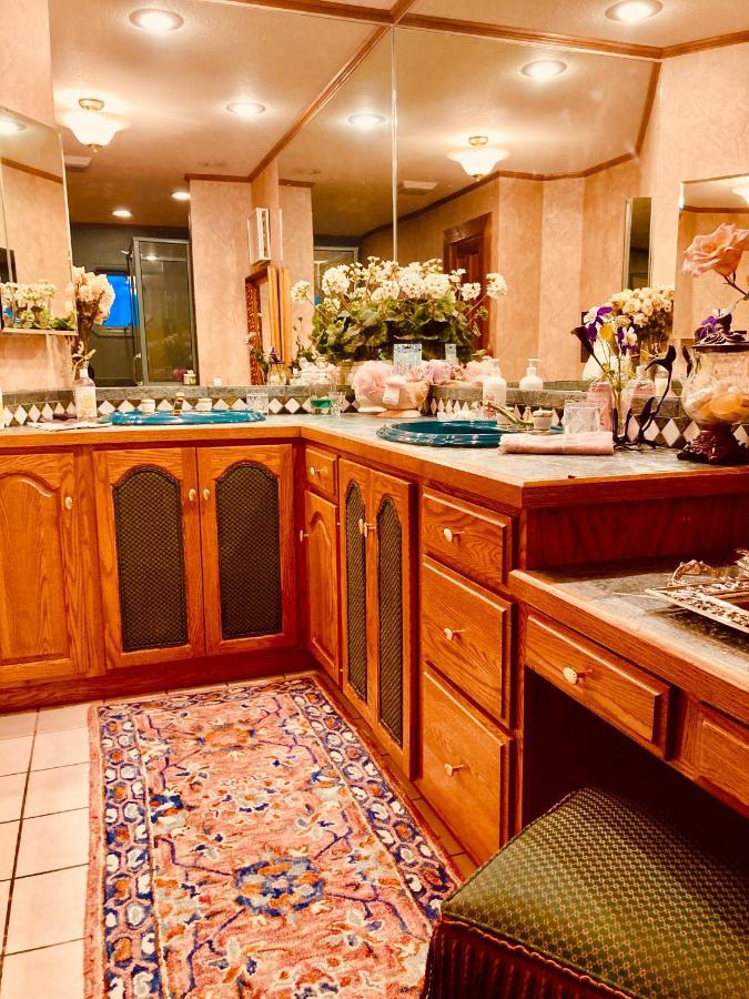 Yellowstone Cattle Baron Ensuite, Private Entrance & Parking - Prairie Rose B&B Шаєнн Екстер'єр фото