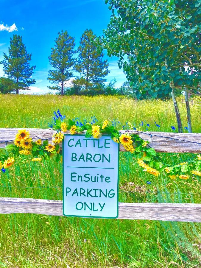 Yellowstone Cattle Baron Ensuite, Private Entrance & Parking - Prairie Rose B&B Шаєнн Екстер'єр фото