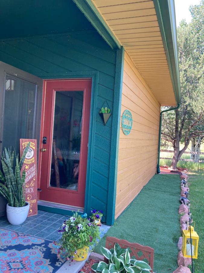 Yellowstone Cattle Baron Ensuite, Private Entrance & Parking - Prairie Rose B&B Шаєнн Екстер'єр фото