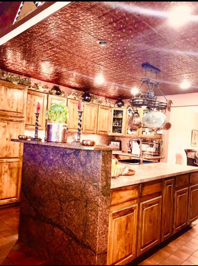 Yellowstone Cattle Baron Ensuite, Private Entrance & Parking - Prairie Rose B&B Шаєнн Екстер'єр фото