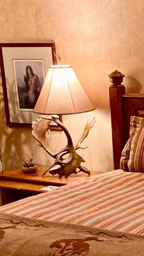 Yellowstone Cattle Baron Ensuite, Private Entrance & Parking - Prairie Rose B&B Шаєнн Екстер'єр фото